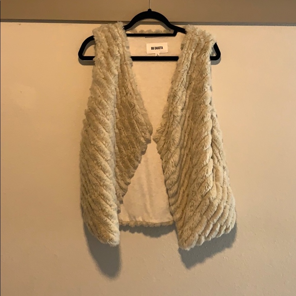 BB Dakota faux fur cream vest